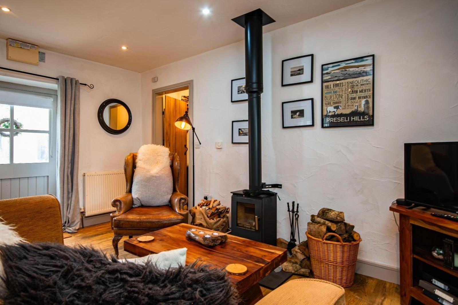 Cosy Farm Conversion In The Heart Of Pembrokeshire Maenclochog Buitenkant foto